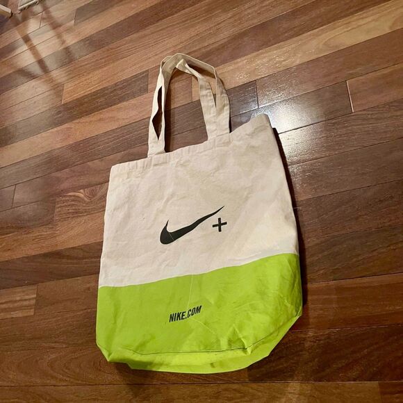 Nike Green and Cream Tote Bag - Picture 3 of 5